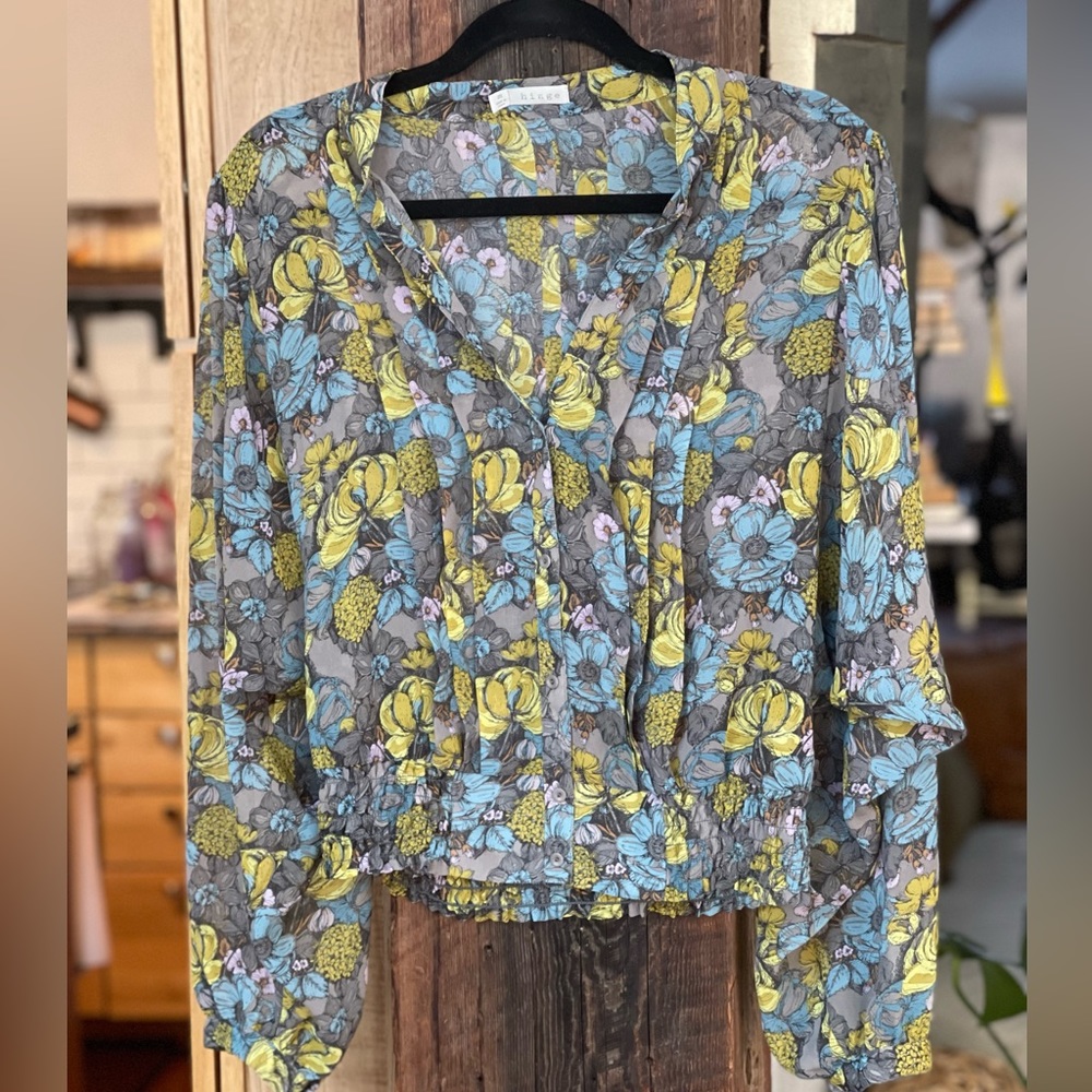 Hinge blouse